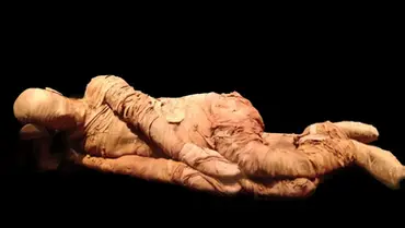 O ‘Adormecido’ de Abidos: uma múmia do Antigo Império (c. 2305–2152 a.C.)