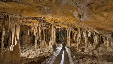 Sepultamentos raros em cavernas e abrigos rochosos na Grande Bacia, no oeste dos EUA