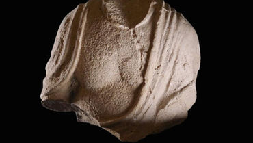Criança encontra por acaso fragmento de estatueta no deserto do Negev