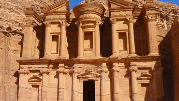 Ad Deir "o Mosteiro"