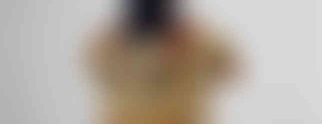 Traje Armadura e Espada no Estilo Clássico - História em Destaque