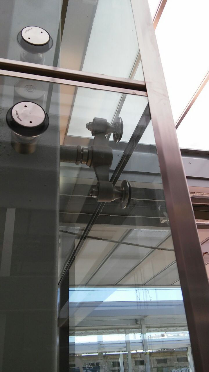 estructura-ascensor-cristal-estacion-tren-reus