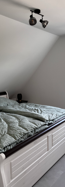 Schlafzimmer 1.HEIC