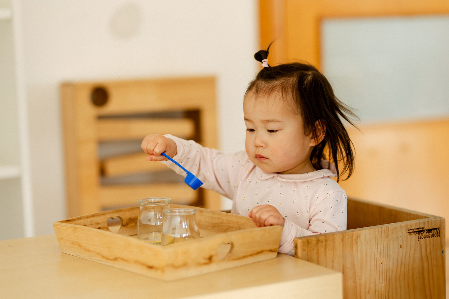 young child Montessori Village Sarrià, Barcelona Spain, early childhood learning