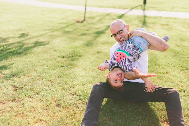 grass-park-park-playing-child-boy-family