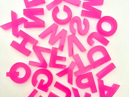 Różowy alfabet - świecący w ciemności