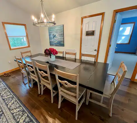Kitchen with breakfast bar