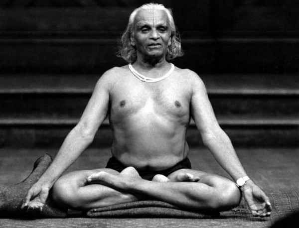 Módulo III: Mergulhe na prática de Pranayama
2 agosto a 20 dezembro 2022 - Terças-feiras, 7h30 às 8h20