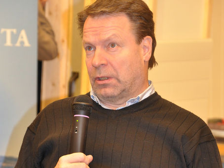 Ilkka Kanerva avovaimonsa tekstarikohusta: "En aio menettää malttiani tässä asiassa!"