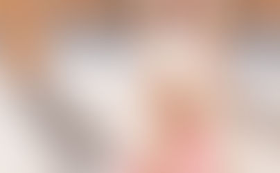 Puputyttöjen kaikkien aikojen isoimmat tissit: blondi edition - Lindsey Pelas lyö 60L-koon luomut tiskiin! ✪