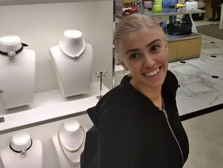 Bianca Sensuuri: miten naisen vähäpukeisuus voi olla naisvihaa - naista itseään kohtaan?