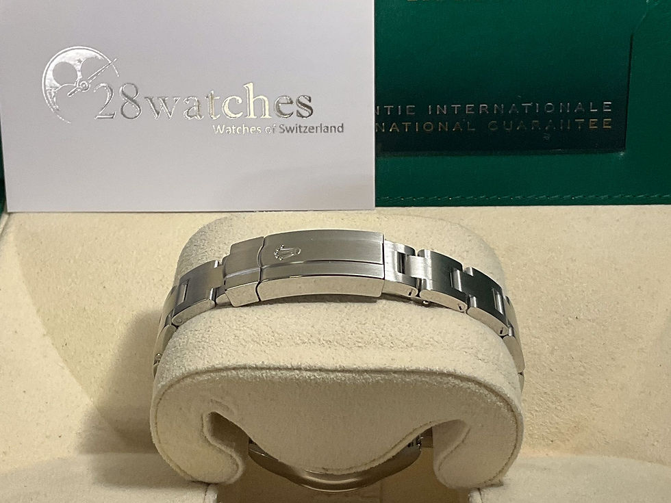 縮圖：NOS Rolex Oyster Perpetual 277200-0008 Red - Causeway Bay branch
