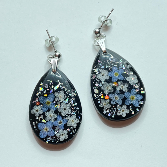 Thumbnail: Resin Dried Flower Charm Earrings - Black