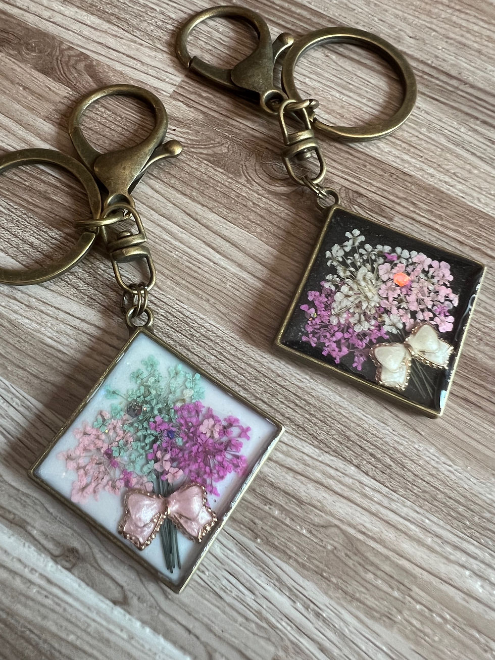 Thumbnail: Resin Flowers Square Keychain or Necklace