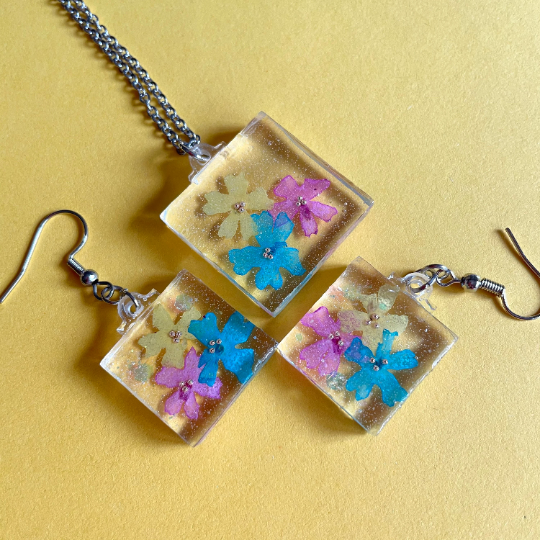 Thumbnail: Resin Three Dried Flowers Square Earrings or Necklace