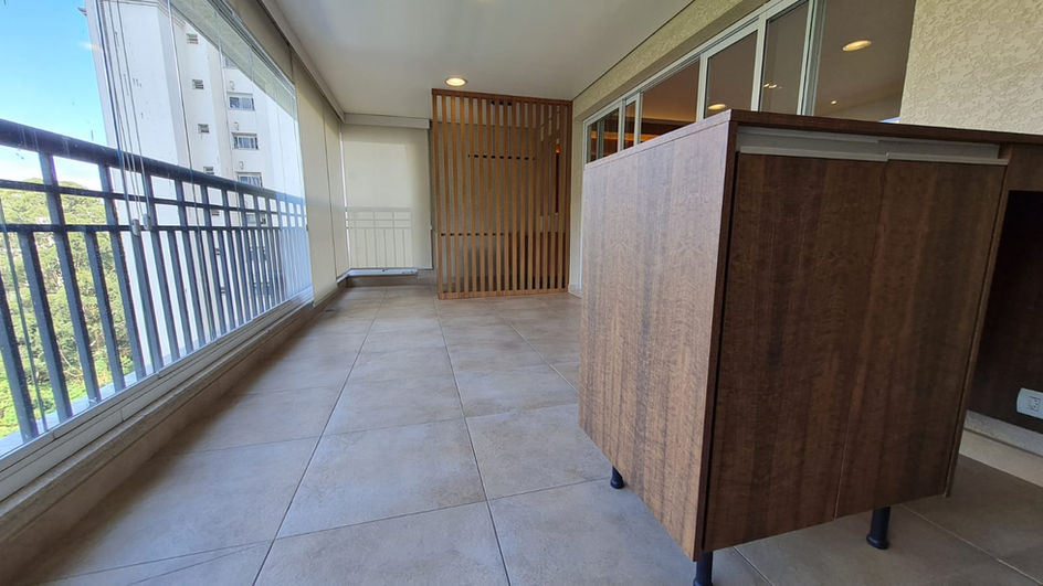 Home office na varanda do apartamento Réservé 650