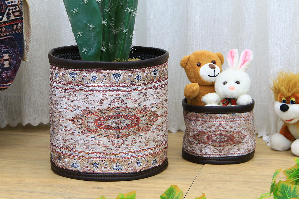 Miniature : Plant Holder