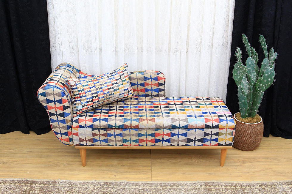 Thumbnail: Comfortable Storage Lounge