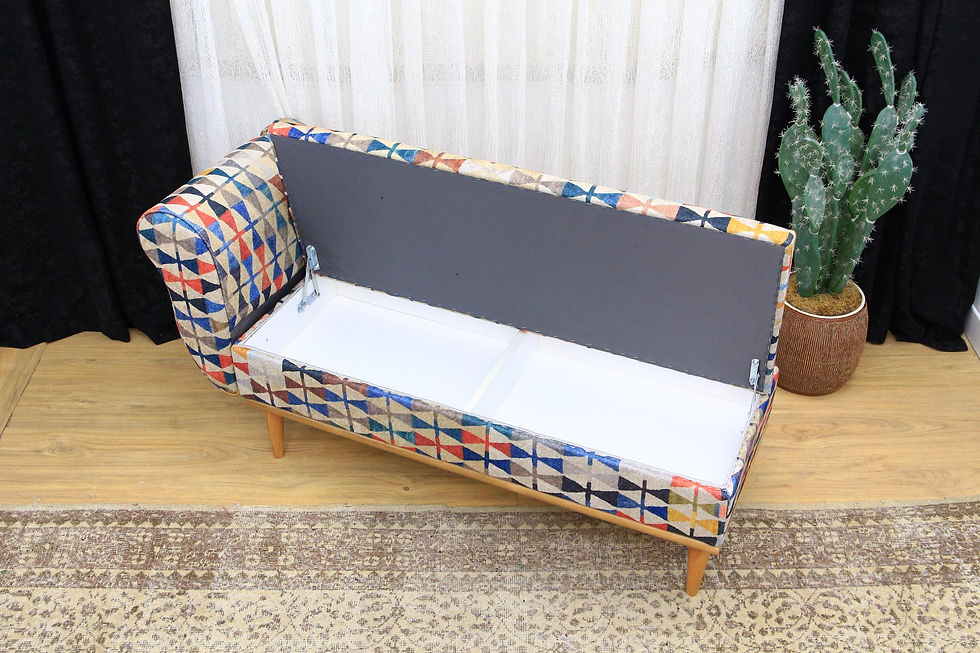 Thumbnail: Comfortable Storage Lounge