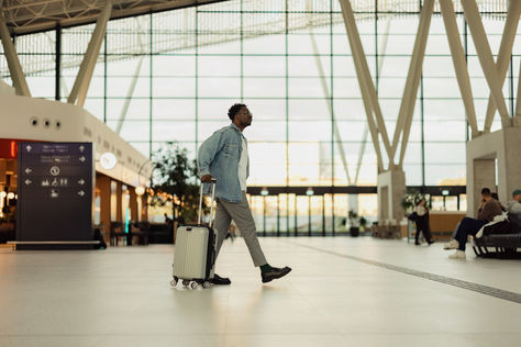 tips for managing luggage while traveling alone