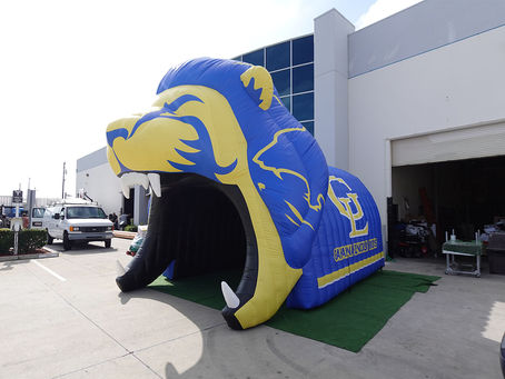 Custom Lion Head Inflatable Football Tunnel Gahana Lincoln Lions