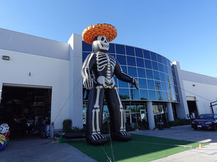Esqueleto inflable gigante de 9.8 metros con sombrero para Día de Muertos