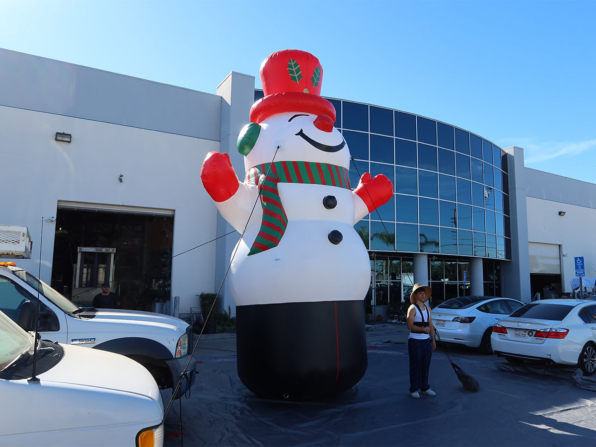 20 Ft Inflatable Snowman At Homenull