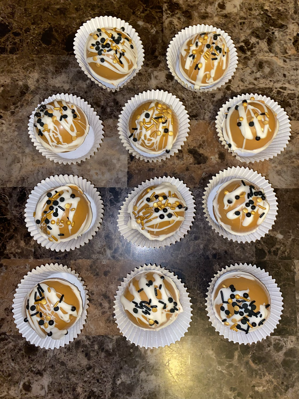 Thumbnail: Butterscotch milk hot coco bombs!