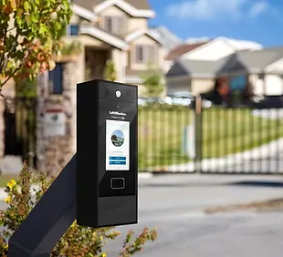 LiftMaster-Smart-Video-Intercom-CAPXM-lifestyle-2_1024x.webp