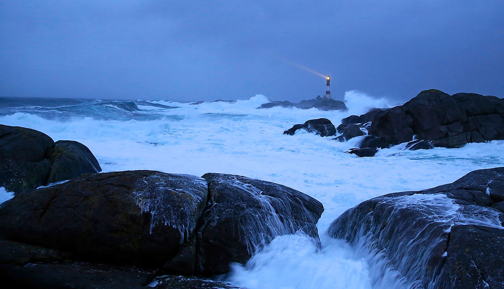 Storm Eigerøy fyr.jpg