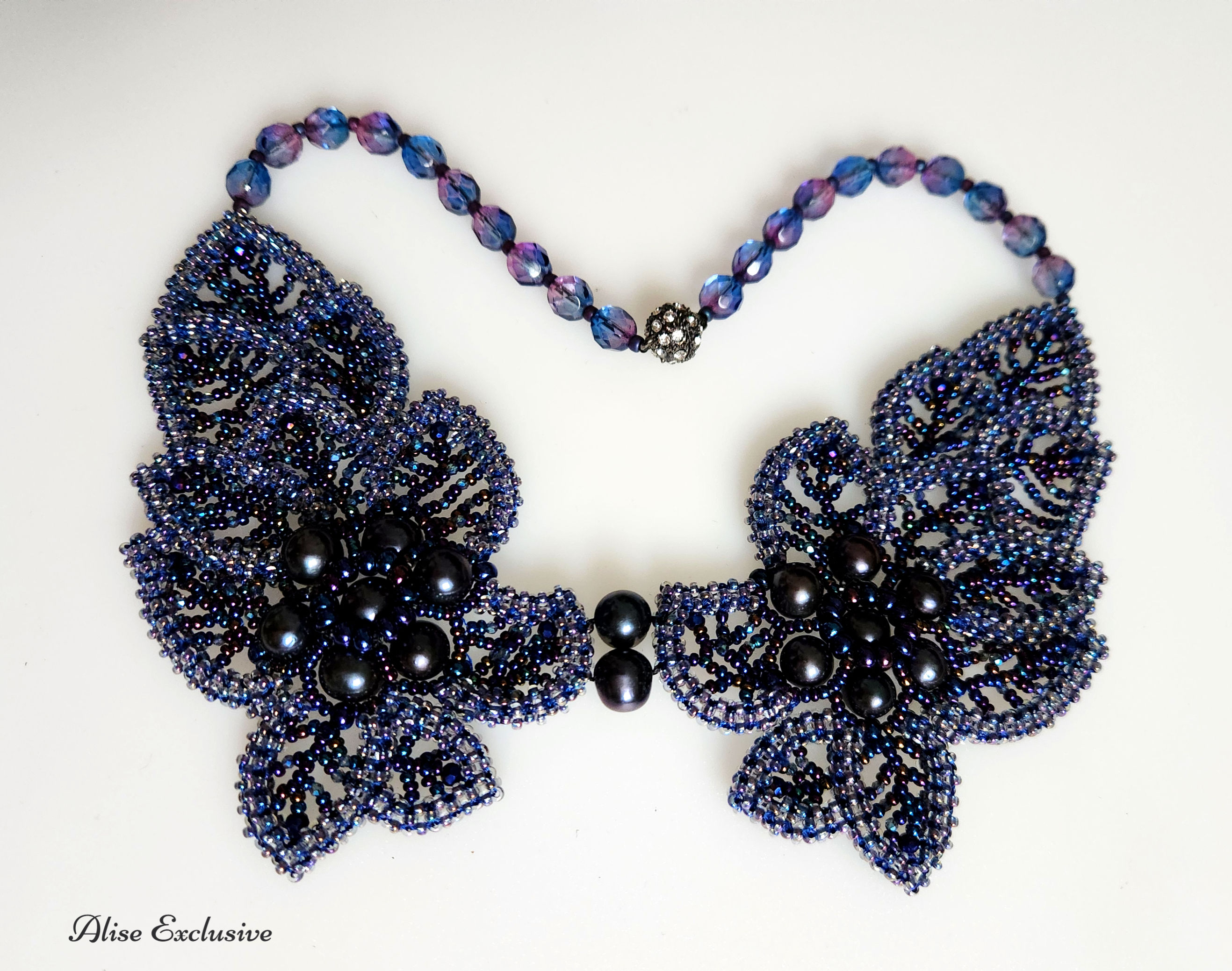 Romantic Lace Blue Collar With Pearls