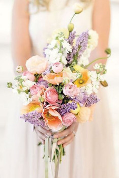 color palette matrimonio in primavera, colori pastello, colori vivaci  matrimonio primavera, bouquet sposa fiori di campo
