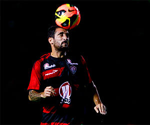 Escalações para Vitória X Confiança
