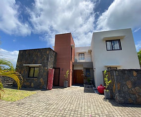 House / Villa - 4 Bedrooms - 354 m²