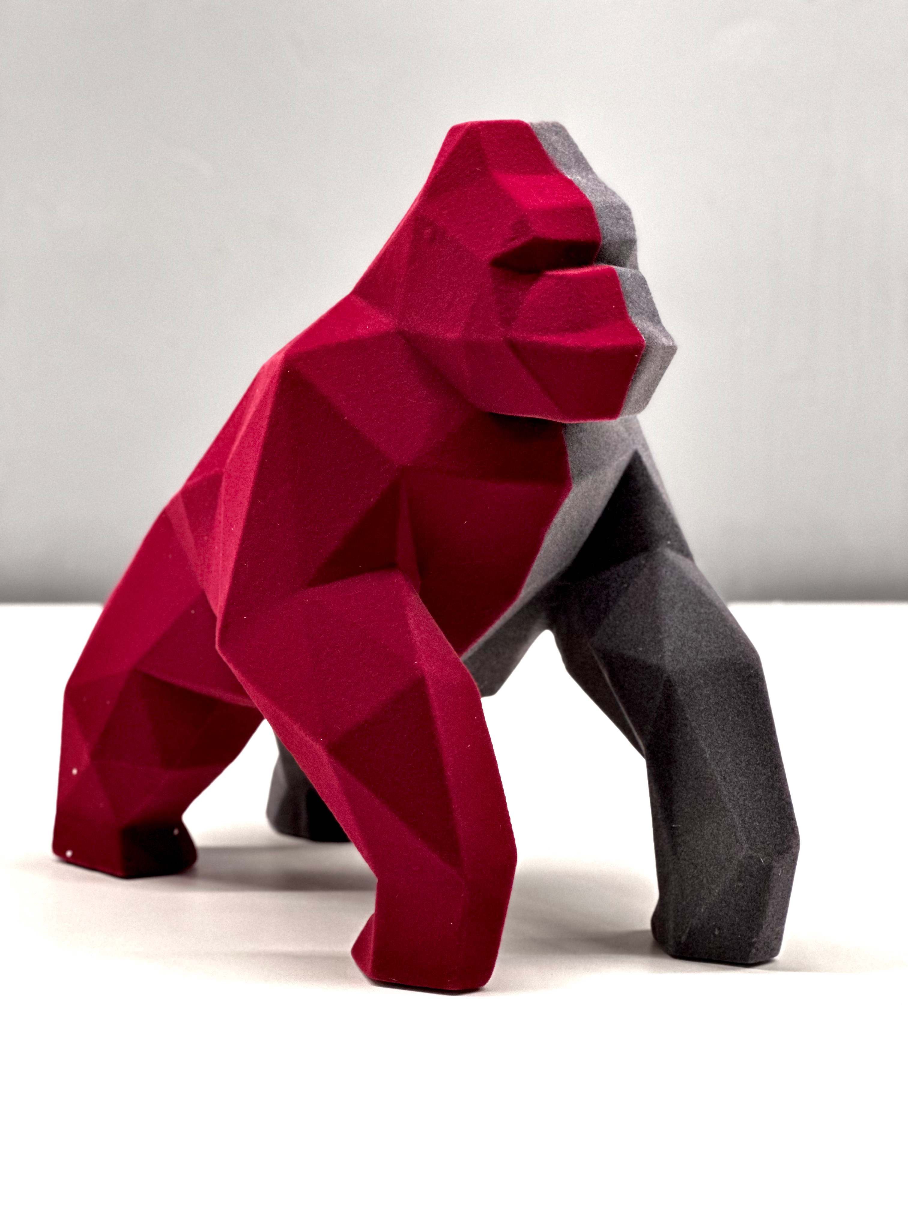 Modern Geometric Gorilla Statue – Dual-Tone Art Decor