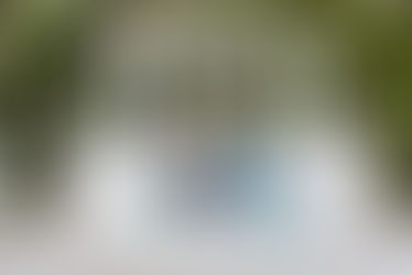 Man proposing to a woman