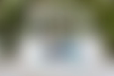 Man proposing to a woman