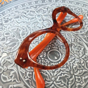Lunettes sur mesure effet corne de buffle / Bespoke eyewear.