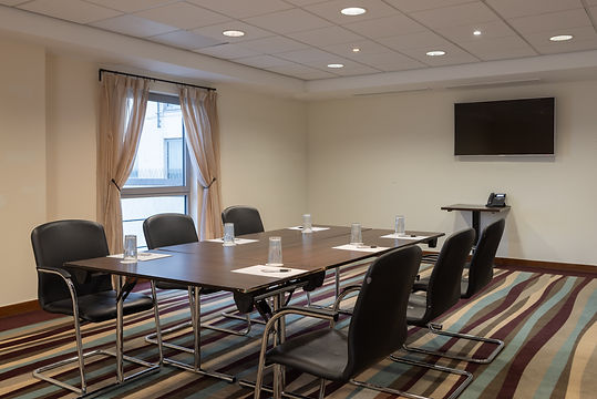Executive_Lounge-1.jpg