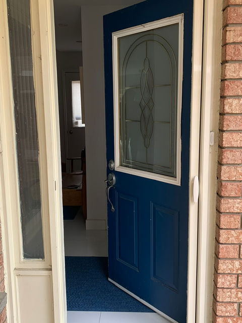 Retractable Single Door Screen in Mississauga