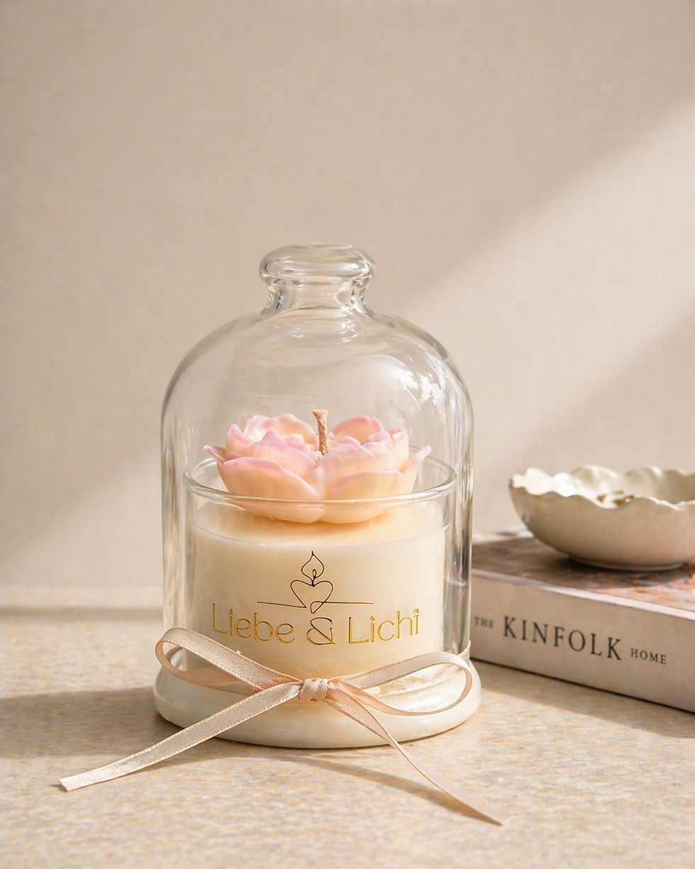 Miniaturbild: Lumière Fleur – Duftkerze unter Glaskuppel