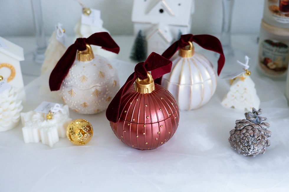 Miniature : Weihnachtskugel-Kerze Royal – Ein Hauch von Luxus
