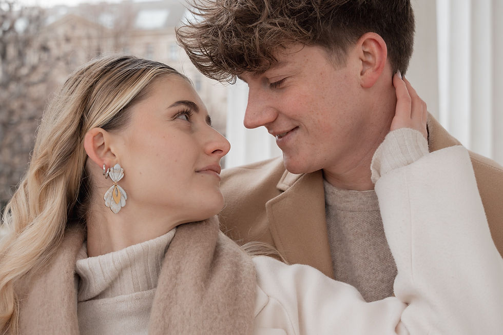Thumbnail: Raven earrings 