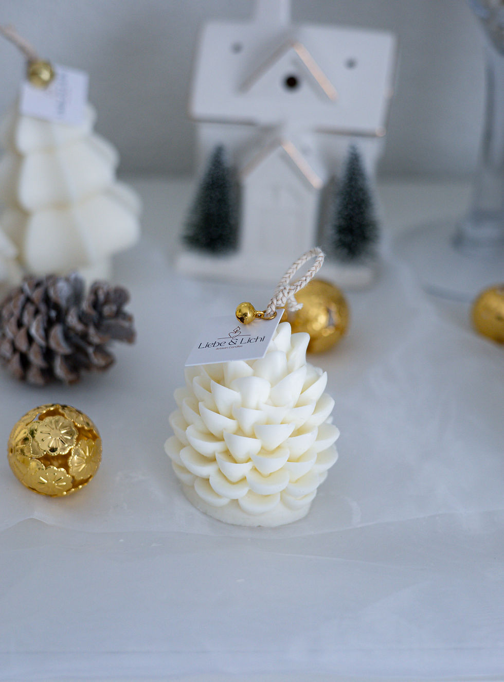 Miniatura: Pinienzapfen-Kerze: Klassisch & Festlich