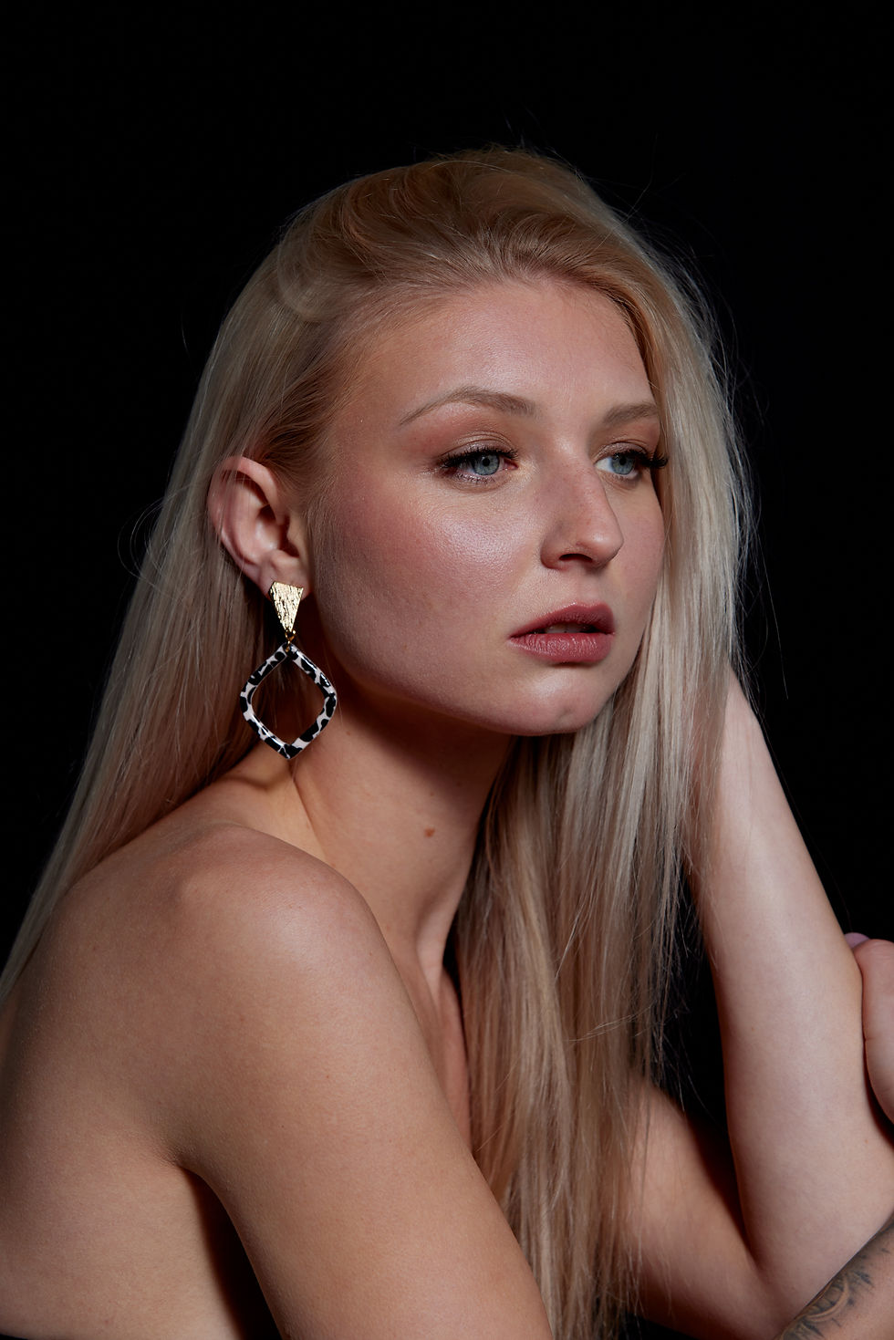 Thumbnail: Qamar Earrings 