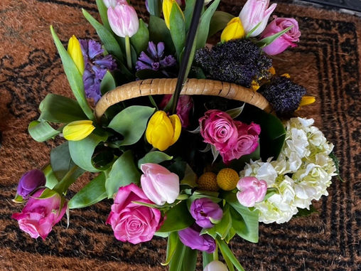 GARDEN SURROUNDINGS: Creating Your Own Flower Arrangements