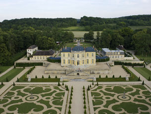 Biệt thự và Lâu Đài