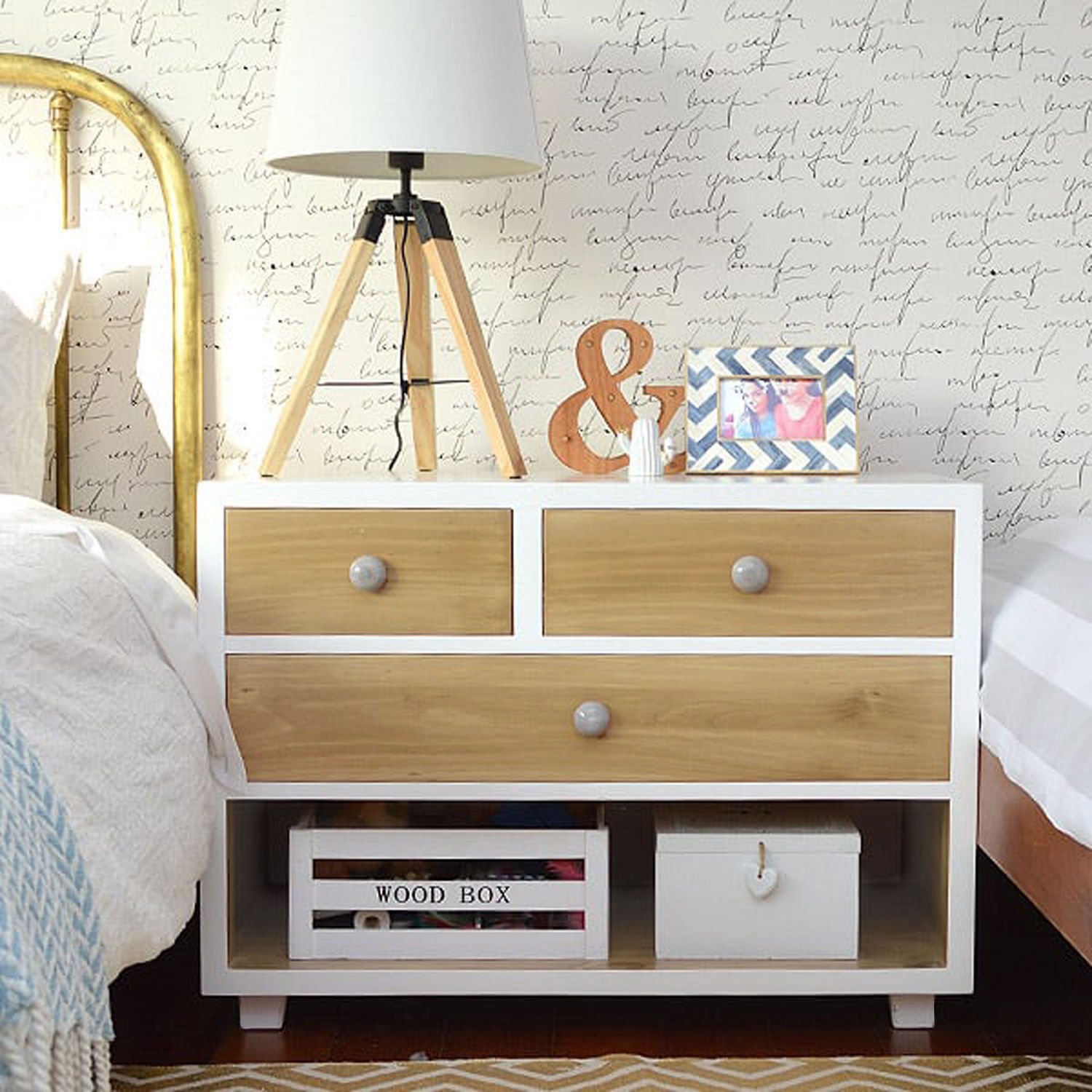 Velador cómoda Marilyn