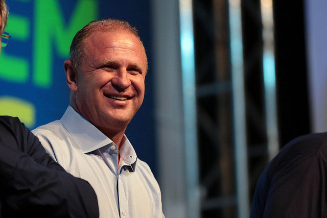 MERÍSIO COSTURA FRENTE DE CENTRO-ESQUERDA E SURGE COMO NOME AO GOVERNO DE SC PELO PSB