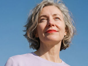 woman considering whether or not hormone replacement therapy is safe after age 65